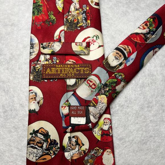 Museum Artifacts All Silk Santa Claus Christmas Holidays Neck Tie Red EUC - Picture 6 of 8